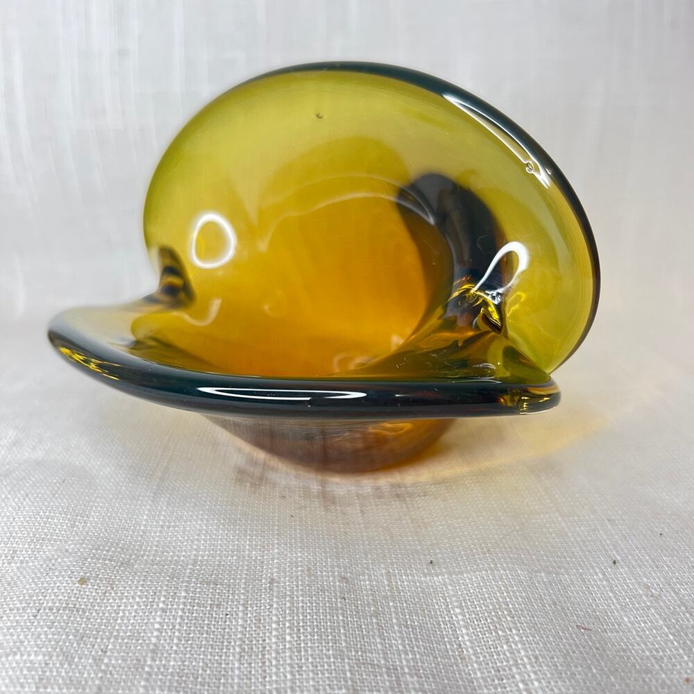 Mid Century Murano Style Art Glass Clam Shell Bowl: Yellow Ochre Sommerso Vase - Picture 3 of 12